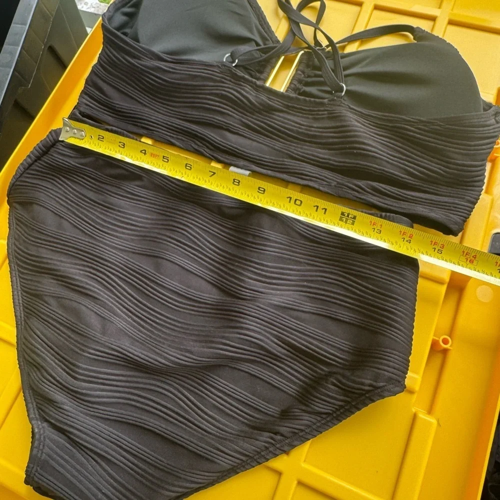 Black Ruched Bikini Set - Picture 8 of 9